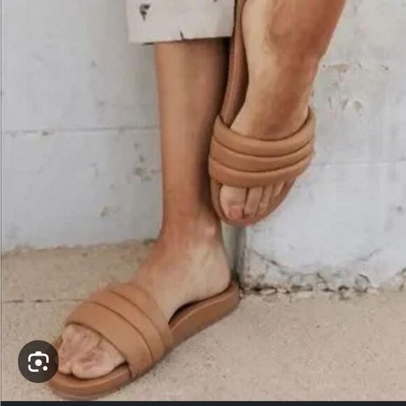 Seychelles Low Key  leather platform slides sandals 9 - Picture 1 of 10